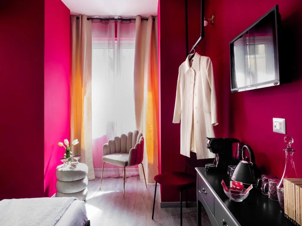Deluxe Room — C’est La Vie Suites