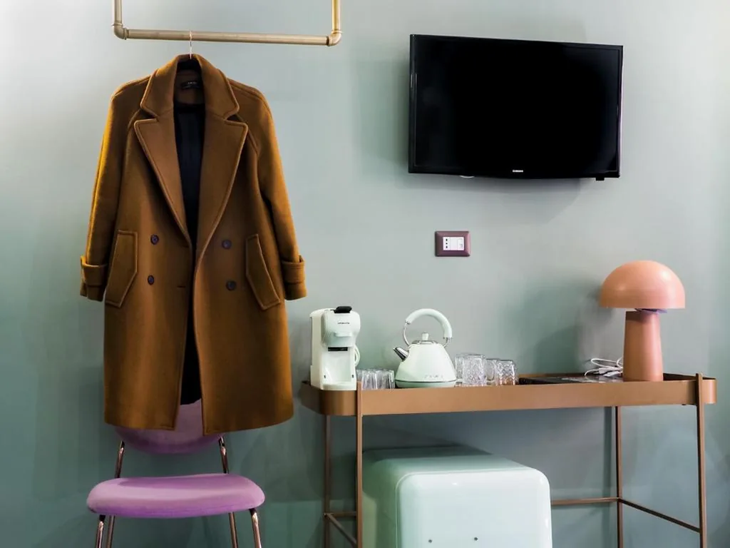 Deluxe Room — C’est La Vie Suites