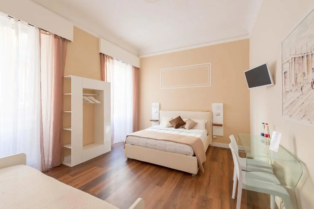 Deluxe Room — CLAVDIA Flat