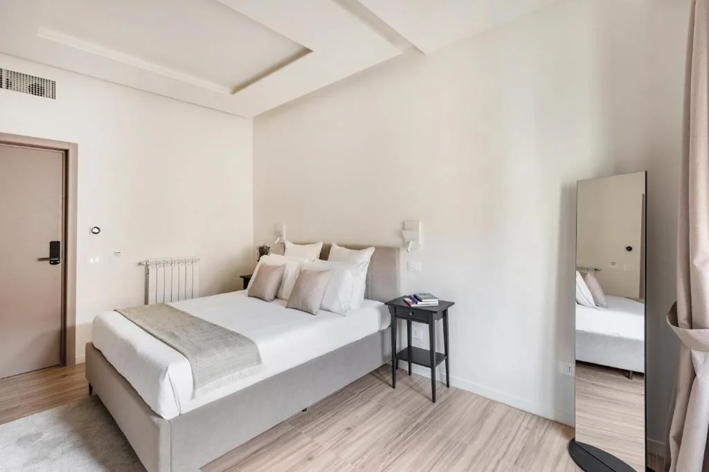 Deluxe Room — Domus 28