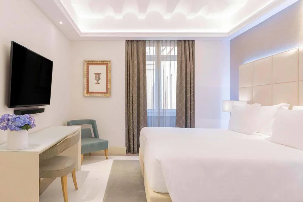 Deluxe Twin Room — Aleph Rome Hotel, Curio Collection By Hilton