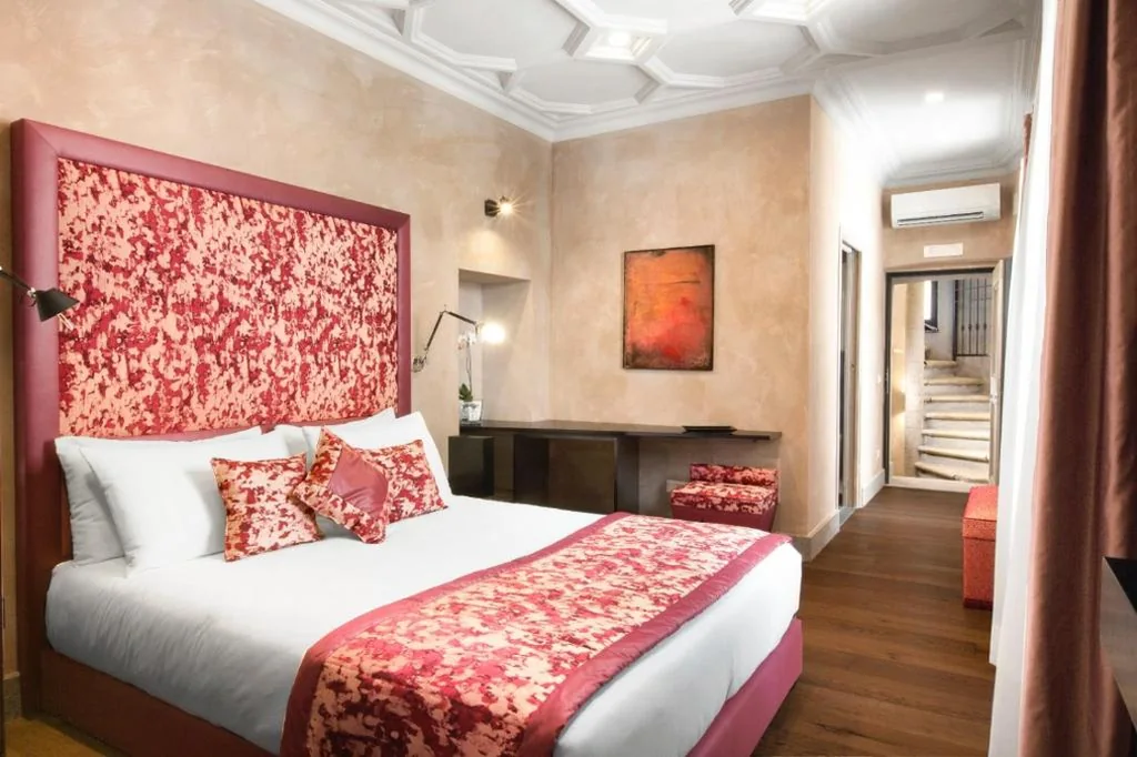 Camera Deluxe — èROMA – PANTHEON LUXURY SUITE