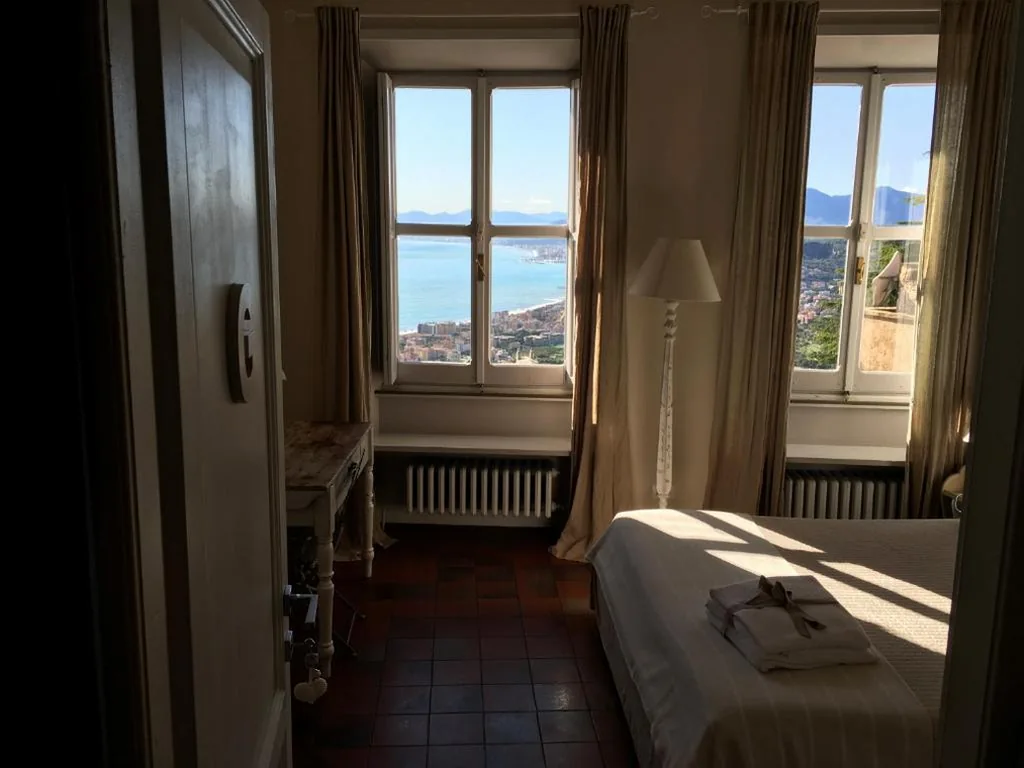 Camera Deluxe — Locanda Antica Osteria Saracena del Bergallo