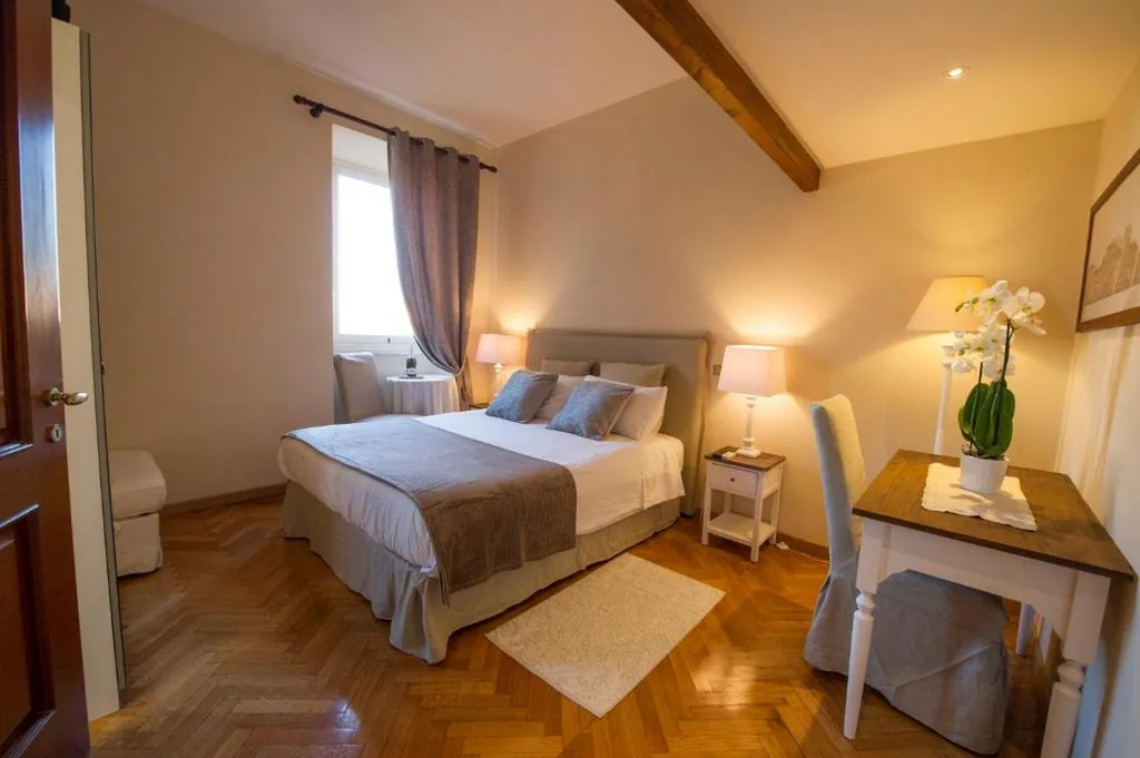 Deluxe Double Room with Hot Tub — Bed & Breakfast A Casa di Lia a Roma
