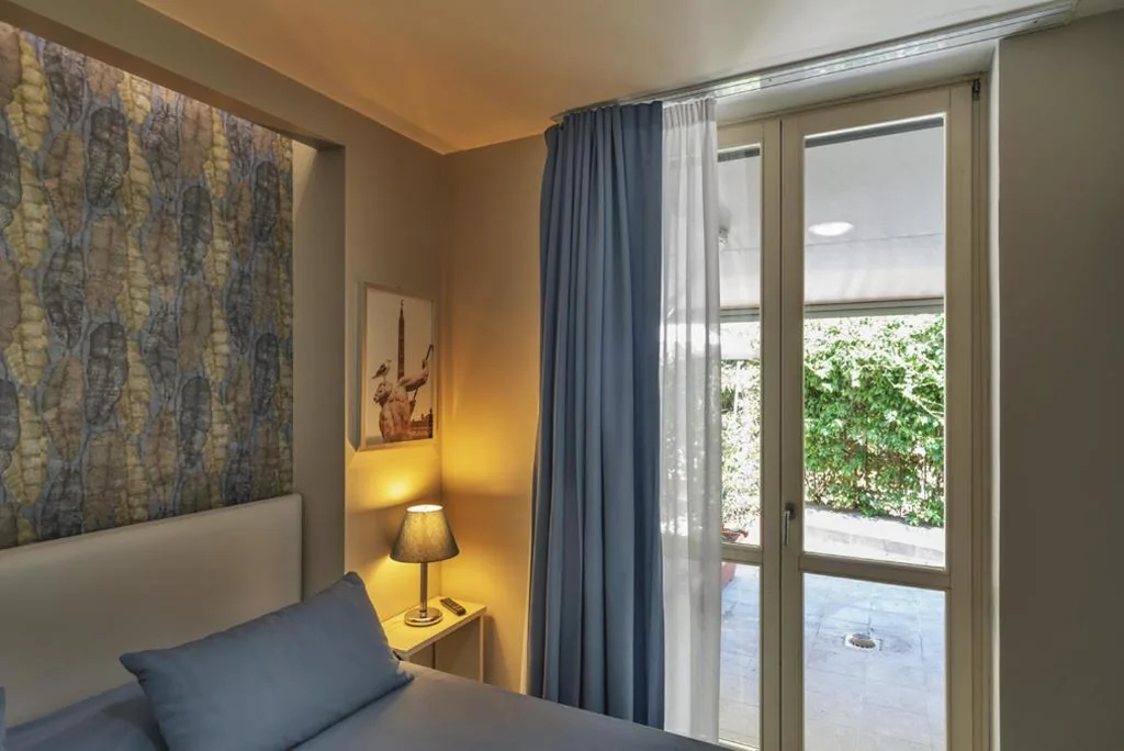 Deluxe Double Room with Whirlpool Tub — Etruria Relais
