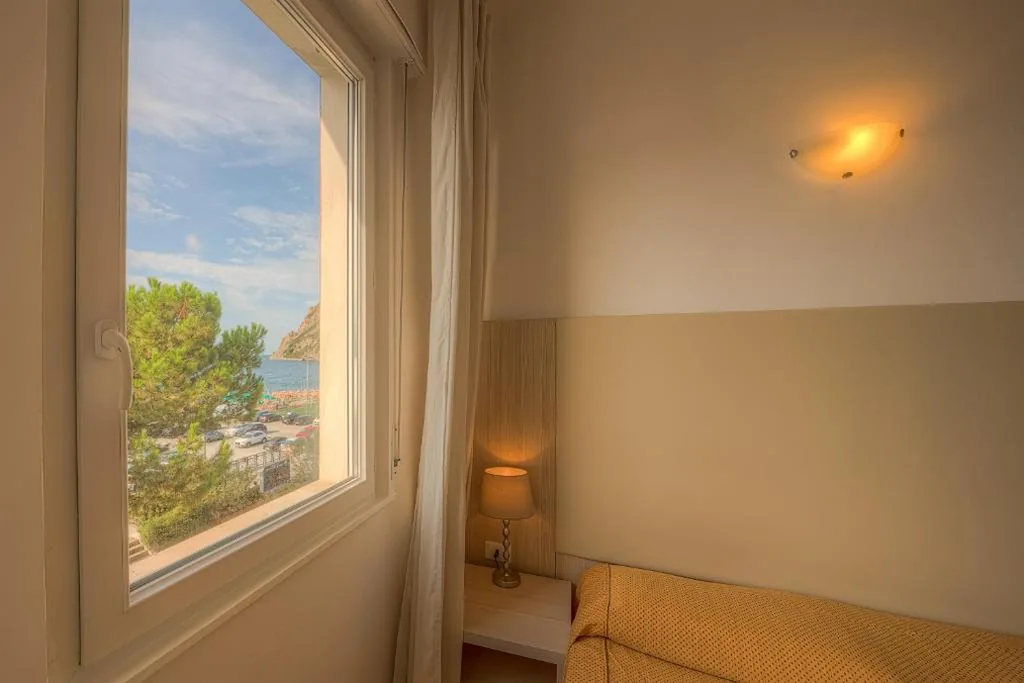 Deluxe Double Room with Sea View — Affittacamere Da Flo