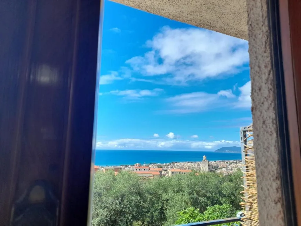 Deluxe Double Room with Sea View — B&B ANXUR