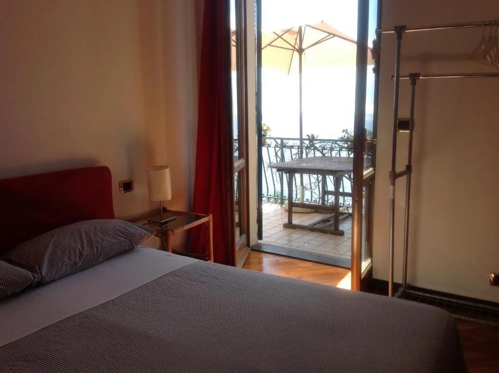 Camera Deluxe Matrimoniale con Vista Mare — B&B Case Rosse
