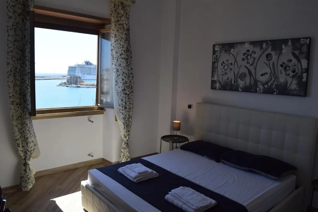 Deluxe Double Room with Sea View — B&B Il Veliero