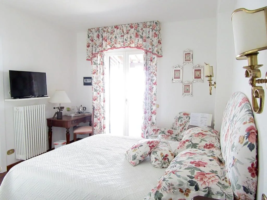 Deluxe Double Room with Sea View — B&B Le Palme