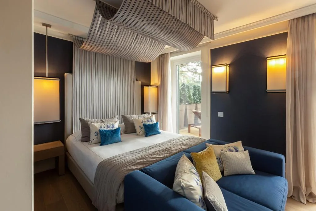 Deluxe Double Room with Sea View — Eight Hotel Paraggi