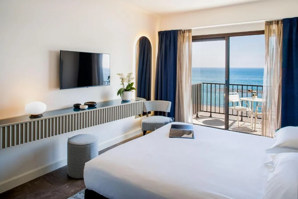 Camera Deluxe Matrimoniale con Vista Mare — Grand Hotel Diana Majestic