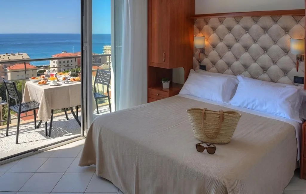Deluxe Double Room with Sea View — Hotel Noris