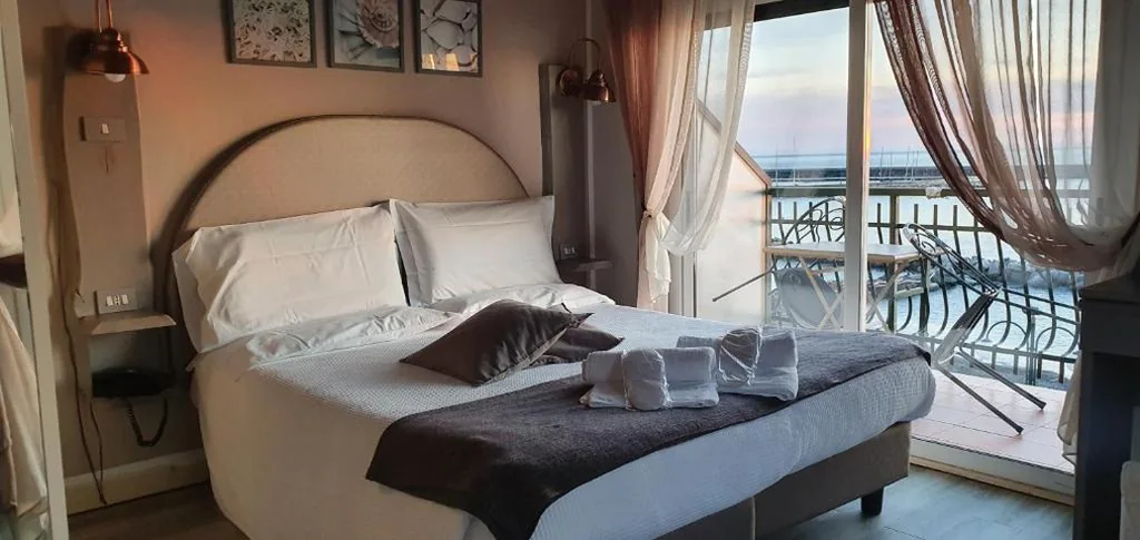 Deluxe Double Room with Sea View — Hotel Zia Piera