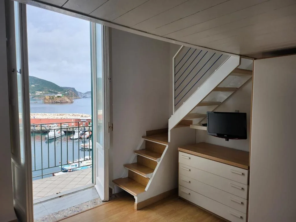 Camera Deluxe Matrimoniale con Vista Mare — Luci del Mari