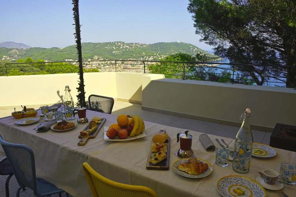 Deluxe Double Room with Sea View — Muri Vecchi