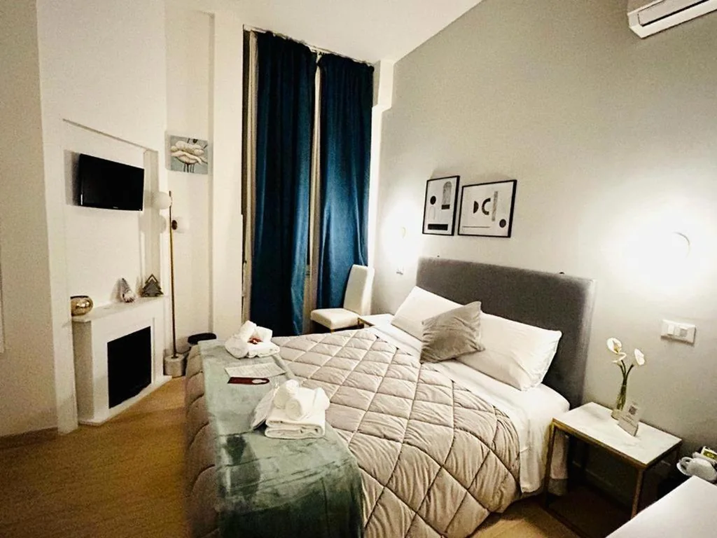 Deluxe Double/Twin Room — AD Cavour Luxury Rooms – by AD Roma