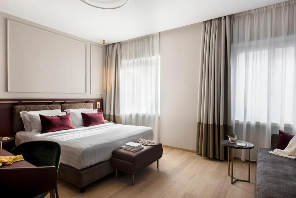 Deluxe Double/Twin Room — Adoro Hotel