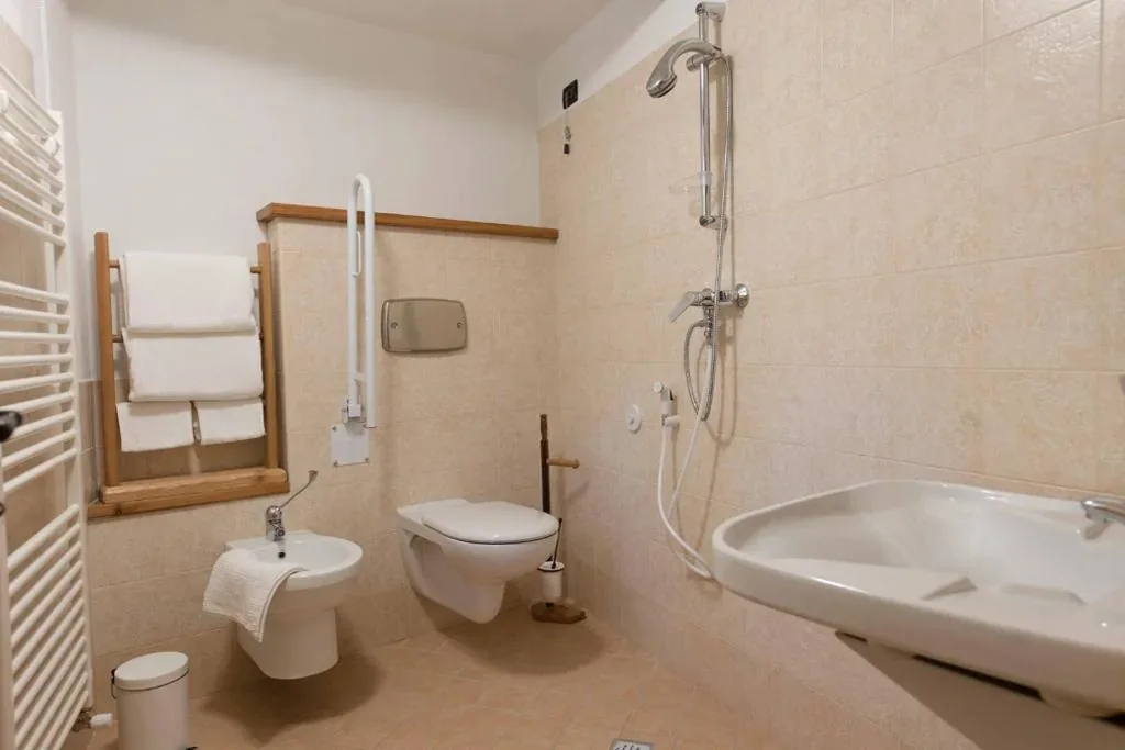 Deluxe Double/Twin Room with Garden View — Affittacamere Ciampian