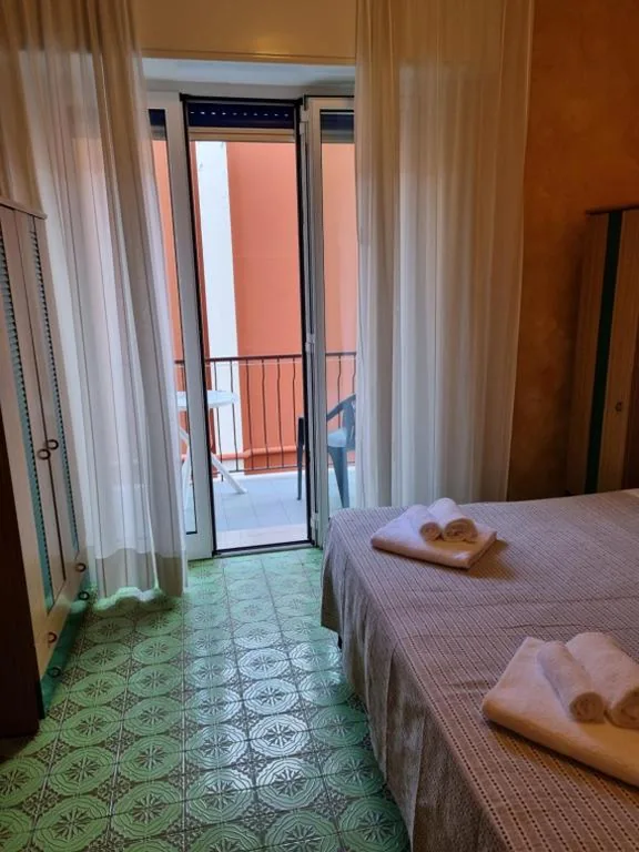 Camera Deluxe Matrimoniale/Doppia con Letti Singoli con Balcone — Albergo Stella Di Mare