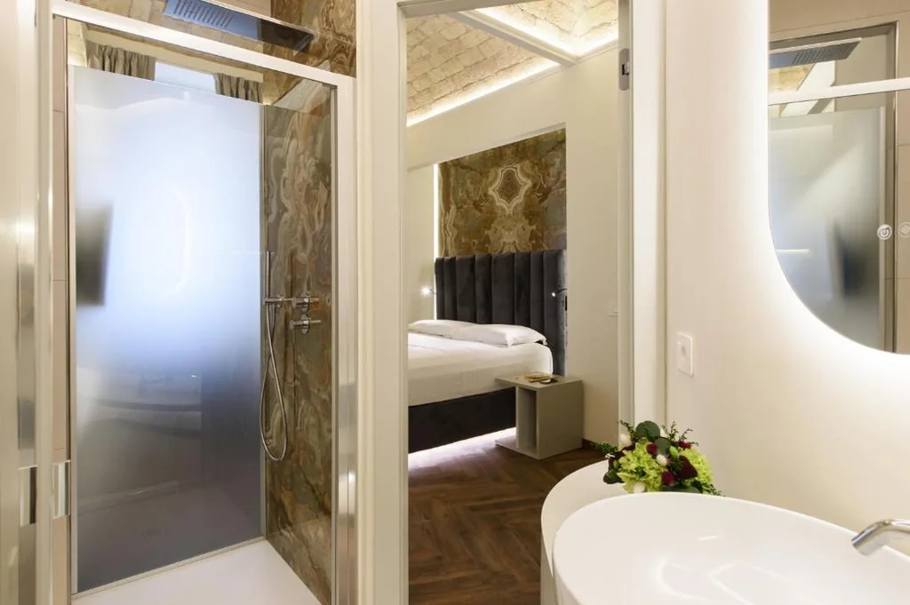 Deluxe Double/Twin Room — Antinous Suites