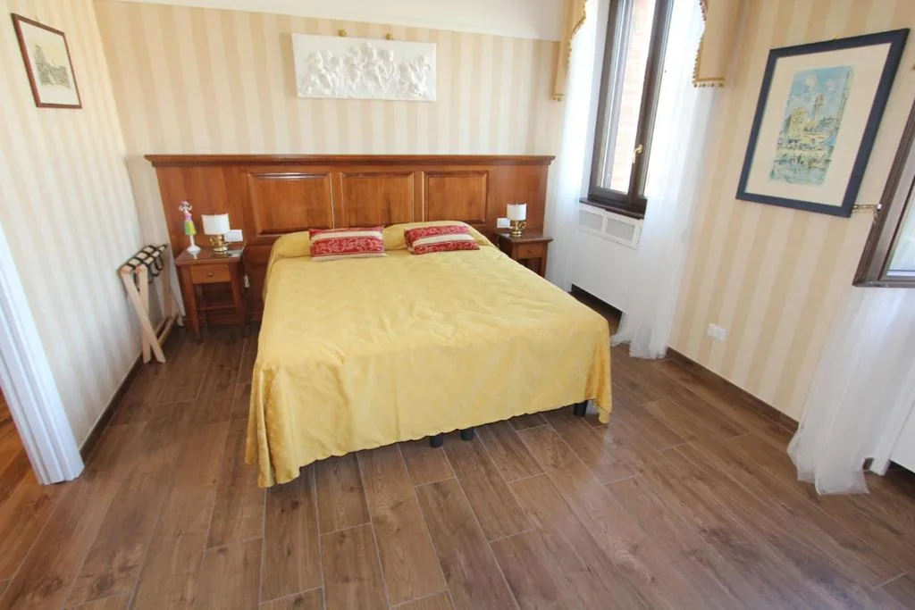 Camera Deluxe Matrimoniale/Doppia con Letti Singoli — Area Sacra Relais
