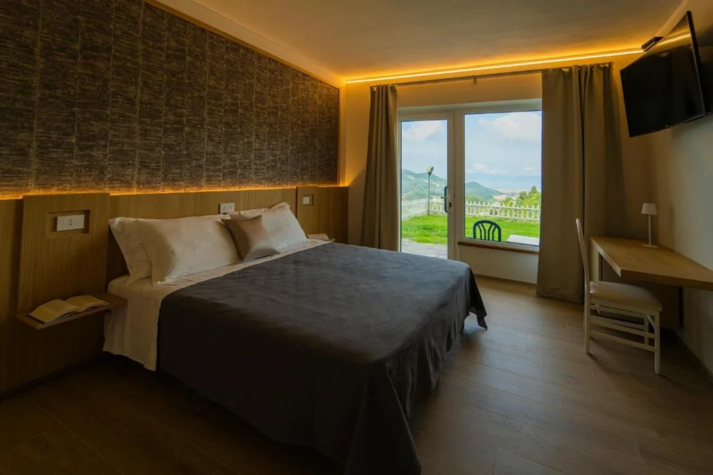 Camera Deluxe Matrimoniale/Doppia con Letti Singoli con Vista Mare — B&B Lo Zefiro