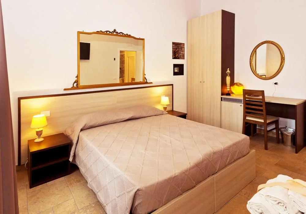 Deluxe Double/Twin Room with River View — Casa Porta Marina
