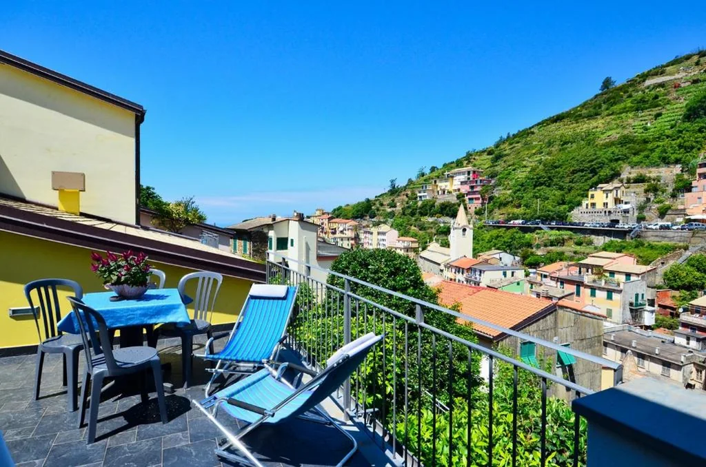 Camera Deluxe Matrimoniale/Doppia con Letti Singoli con Balcone — Cinqueterre Residence