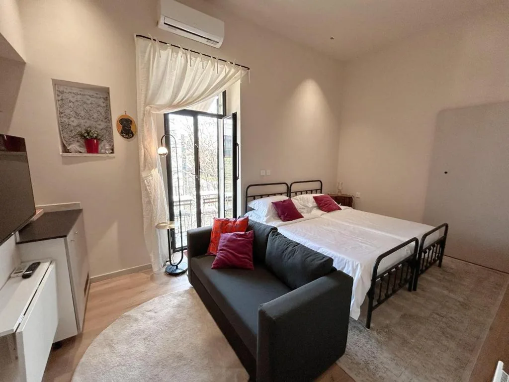 Camera Deluxe Matrimoniale/Doppia con Letti Singoli con Balcone — Dimora San Lazzaro