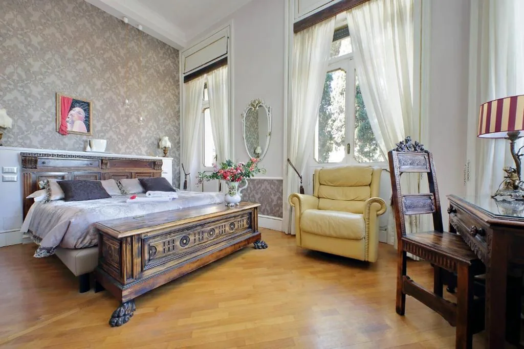 Camera Deluxe Matrimoniale/Doppia con Letti Singoli con Vista Città — Domus Monamì Luxury Suites