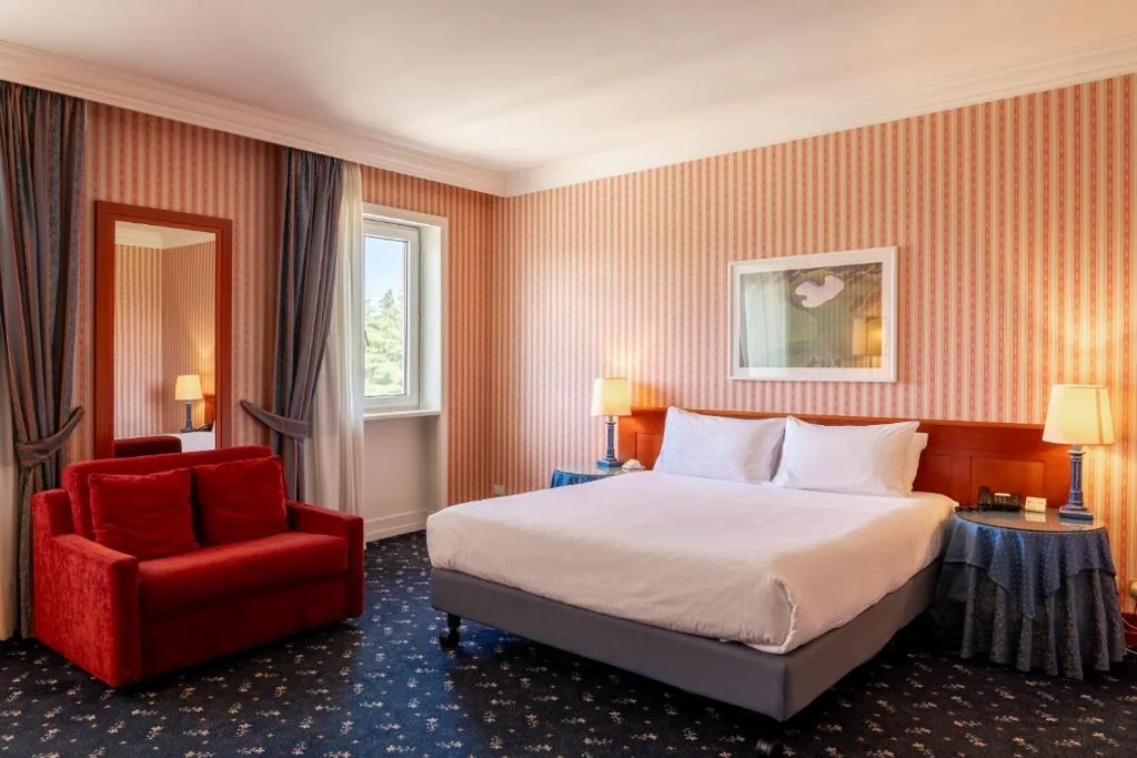 Deluxe Double/Twin Room with Balcony — Golf Hotel Cavaglià