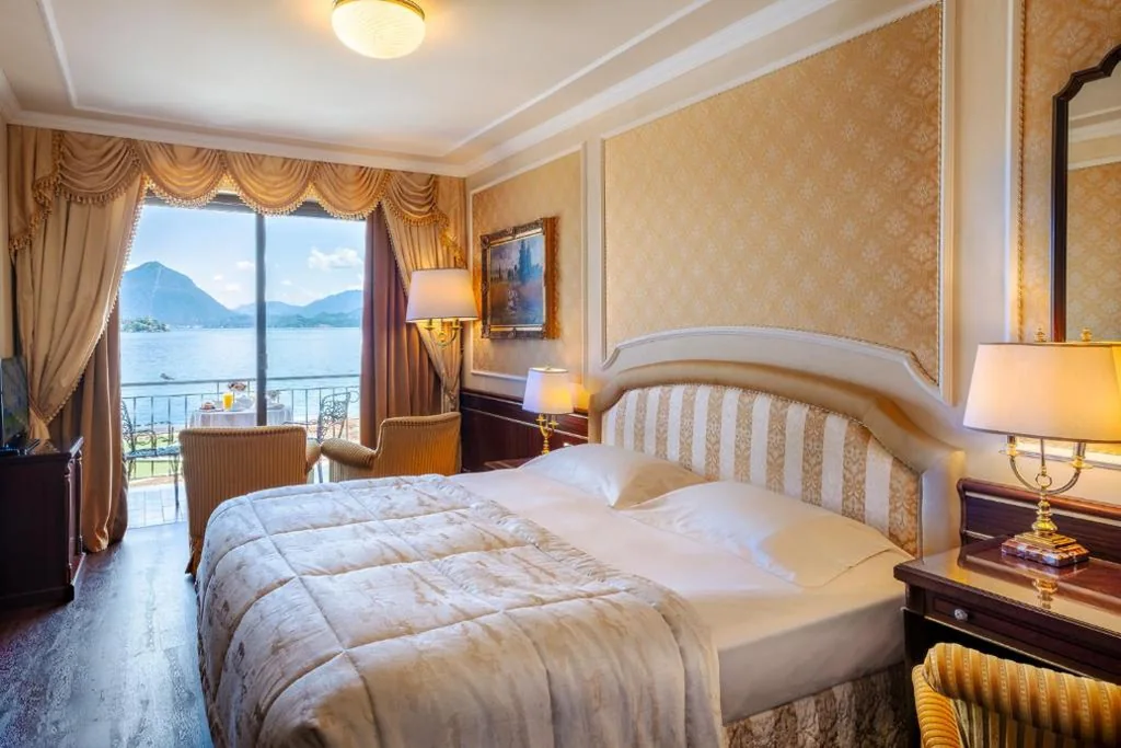 Deluxe Double/Twin Room - Pool or Lake Side — Grand Hotel Dino