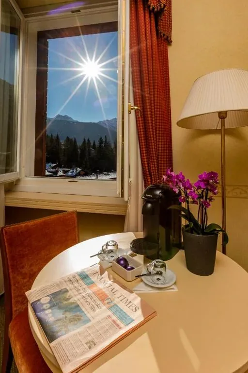 Camera Deluxe Matrimoniale/Doppia con Letti Singoli con Vista Montagna — Grand Hotel Royal E Golf