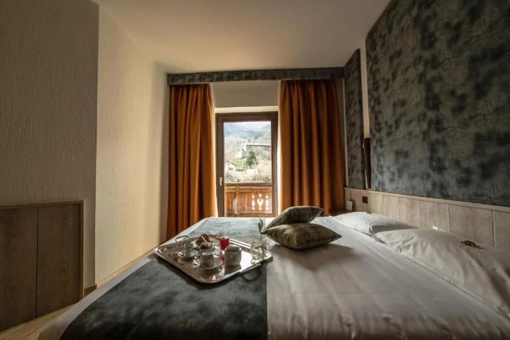 Deluxe Double/Twin Room with Mountain View — Hotel Comtes De Challant
