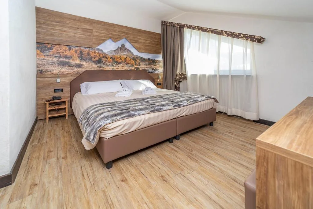 Deluxe Double/Twin Room with Balcony — Hotel Du Col