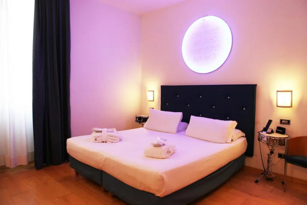Deluxe Double/Twin Room — Hotel Franklin Feel The Sound