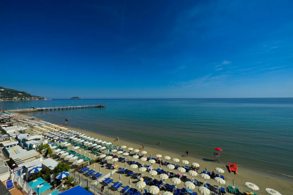 Deluxe Double/Twin Room with Sea View — Hotel La Balnearia