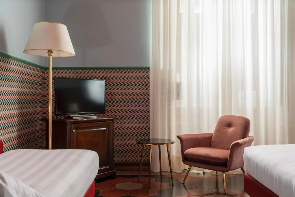 Deluxe Double or Twin Room — Hotel Oceania