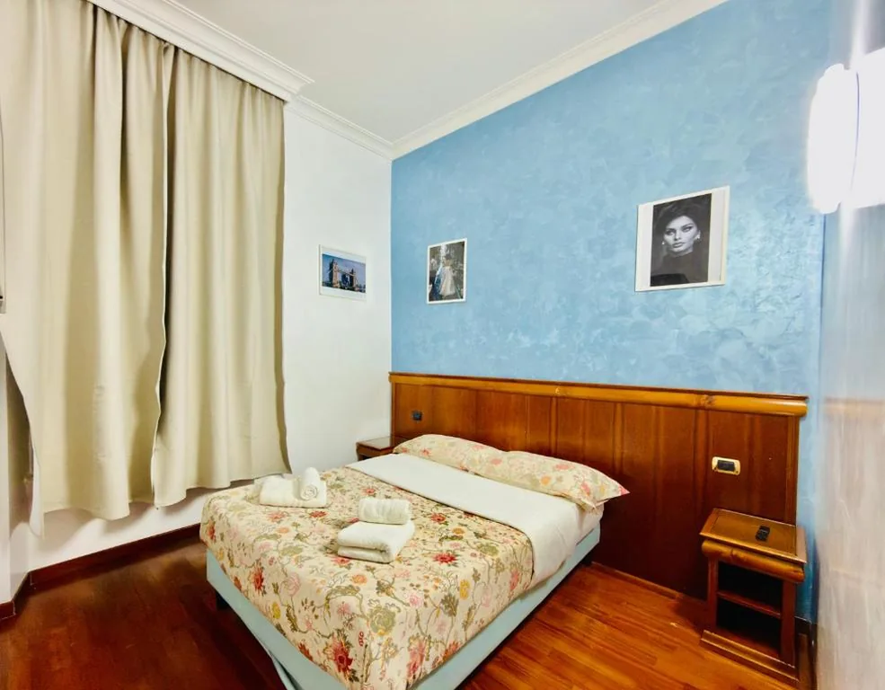 Deluxe Double/Twin Room — Hotel Oscar Suite