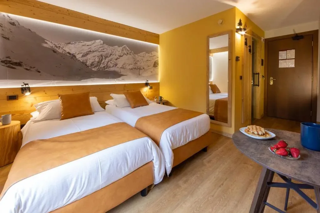 Camera Deluxe Matrimoniale/Doppia con Letti Singoli con Balcone — Hotel Petit Tournalin