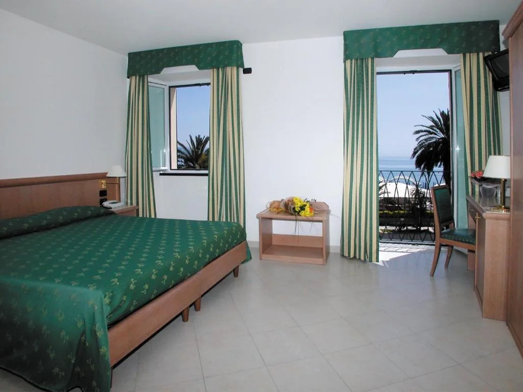 Camera Deluxe Matrimoniale/Doppia con Letti Singoli con Vista Mare — Hotel Riviera