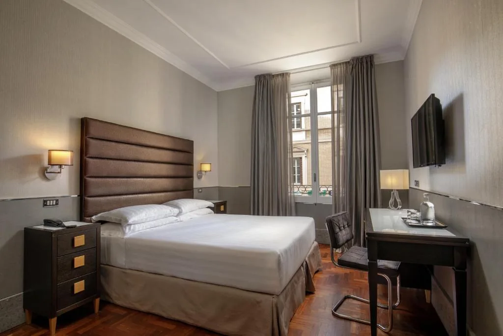 Deluxe Double/Twin Room — Hotel Royal Court