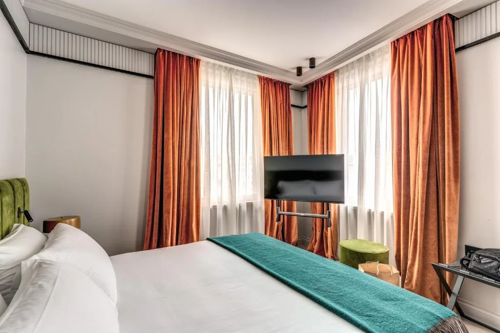 Camera Deluxe Matrimoniale/Doppia con Letti Singoli con Vista Città — Hotel Santa Maria Maggiore