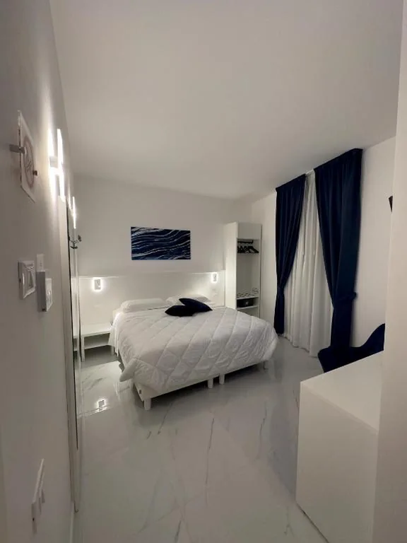 Camera Deluxe Matrimoniale/Doppia con Letti Singoli — Hotel Smart Cruise