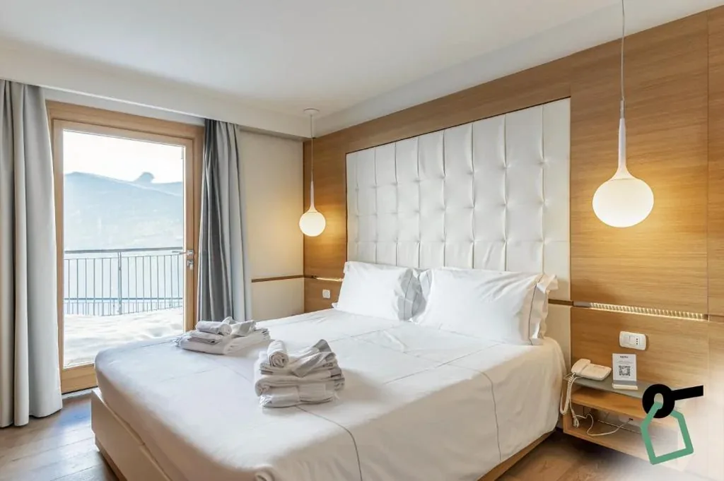 Deluxe Double/Twin Room — HOTIDAY Room Collection – Cervinia
