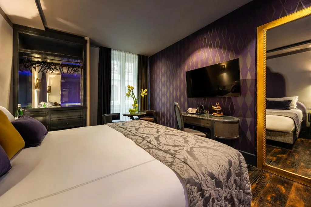 Camera Deluxe Matrimoniale/Doppia con Letti Singoli — HT6 Hotel Roma