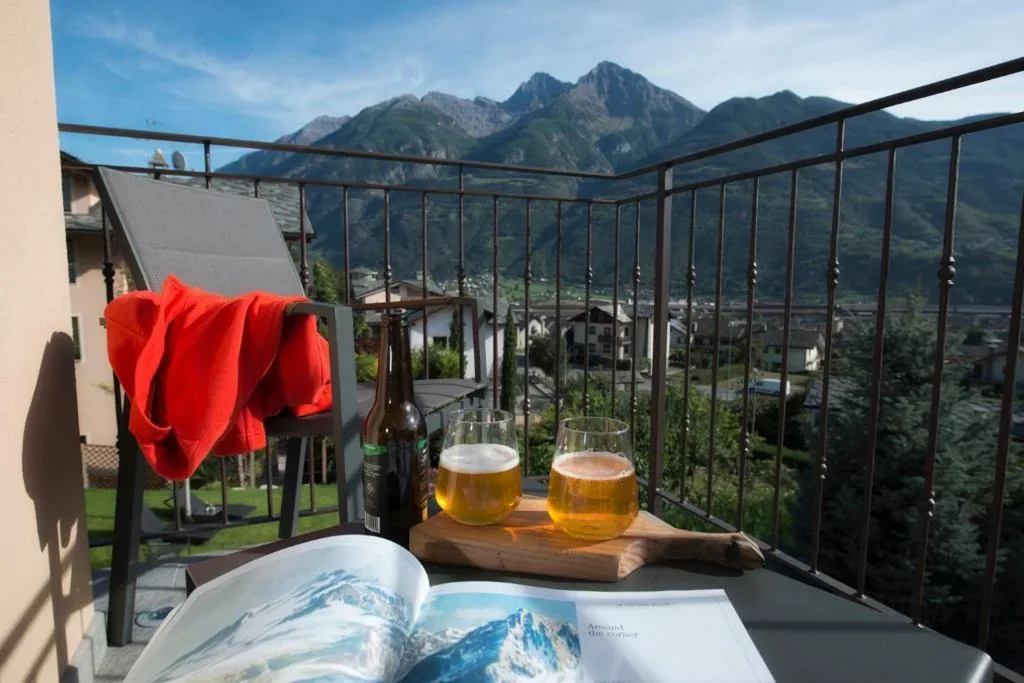 Deluxe Double Room with Single Beds and Balcony — Le Petit Lievre