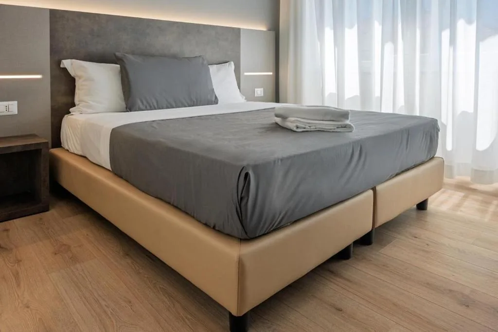 Deluxe Double/Twin Room — Liliya Rooms