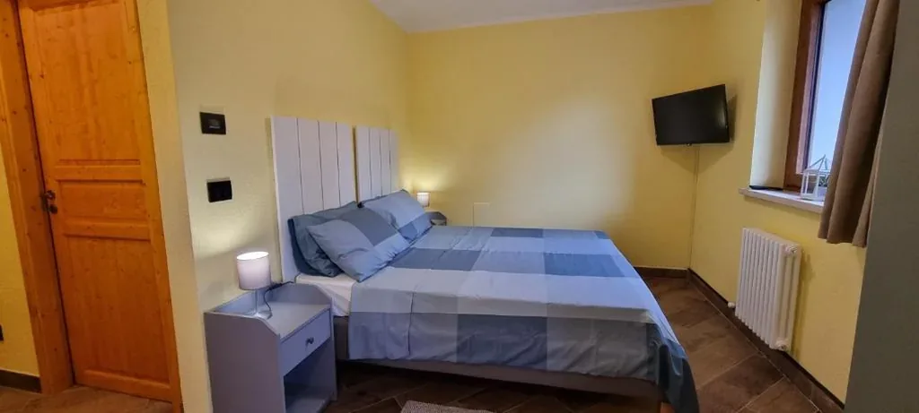 Camera Deluxe Matrimoniale/Doppia con Letti Singoli con Vista Montagna — Lo Noyer et les Roses